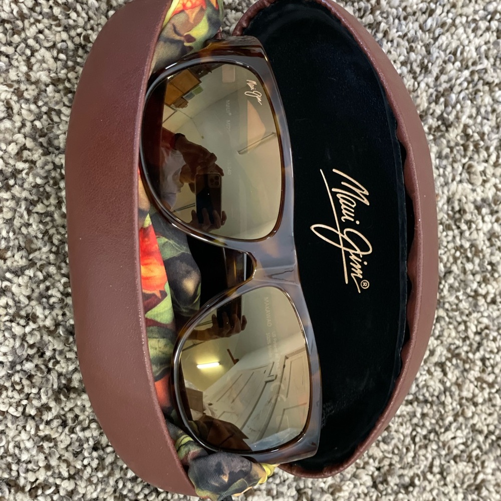 Men’s Maui Jim’s sunglasses